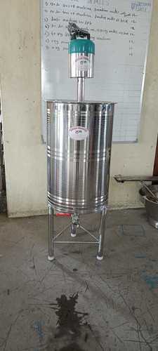 Stainless Steel Lassi Making Machine with 25 to 300 Liter Capacity 