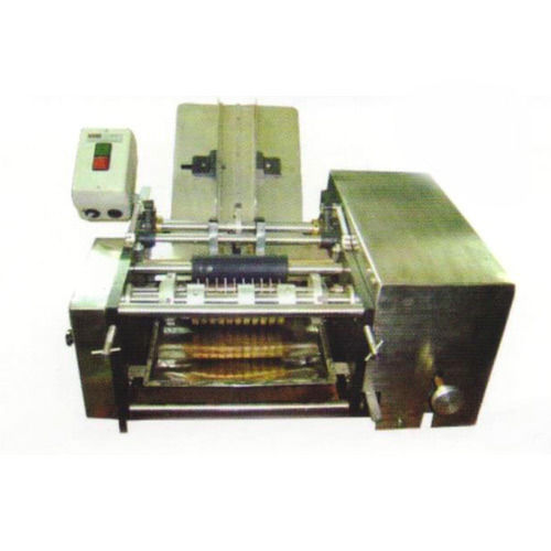 Semi Automatic Glue Labeling Machinery