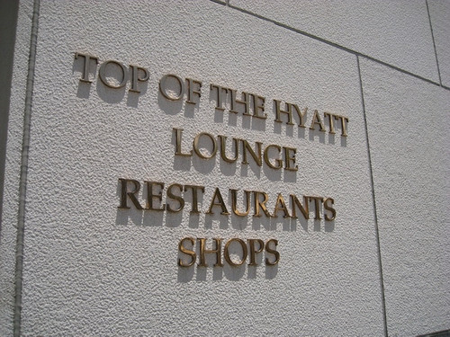 होटल साइनेज के लिए पॉलिश ब्रास लेटर्स और लोगो