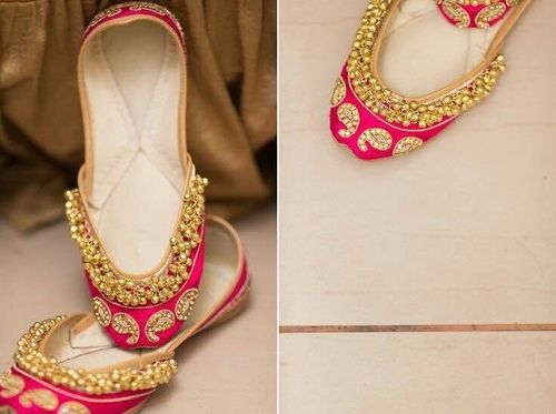 Fancy Ladies Punjabi Juttis