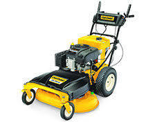 आगे और पीछे के पहियों के साथ लॉन घास काटने की मशीन