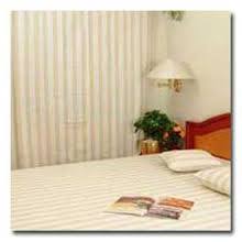 White Hotel Bed Sheets Height: 2-5 Foot (Ft)