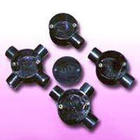 ढक्कन और पेंच के साथ जंक्शन बॉक्स