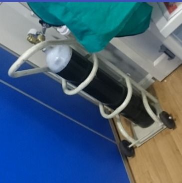 oxygen cylinder trolley