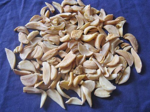 High Quality Dried Garlic Flakes - Premium Flavorful Dehydrated Garlic, Ideal for Culinary Use