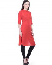 आस्तीन और गर्दन पर बटन के साथ लंबी लाल शर्ट कुर्ती