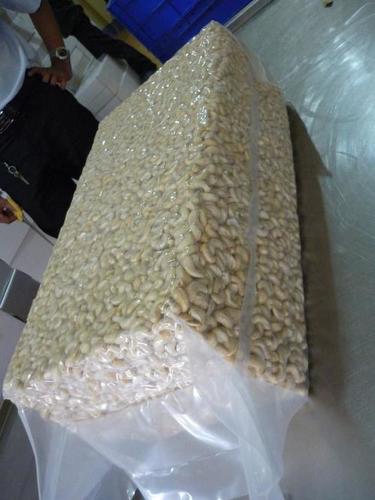 Cashew Kernels W320