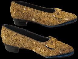 Maharaja Ladies Shoes Heel Size: Medium