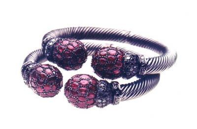 Ruby (In Bee Hive Setting) Studded Bangles B14, In Black Gold Gender: Children