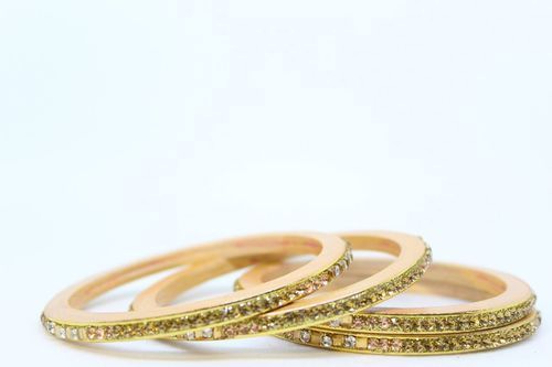 4 व्यास की Lac Fancy Bangles जोड़ी: 2-4