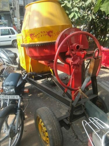 White Concrete Mixer Machine