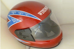 रेड कलर फुल फेस राइडिंग हेलमेट