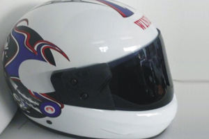 व्हाइट फुल फेस राइडिंग हेलमेट (Isi) 
