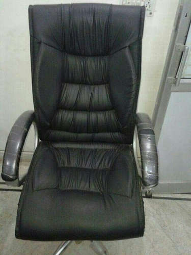 Black L Ply Office Chair