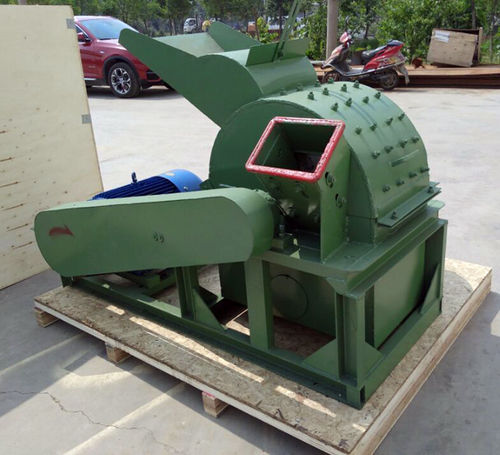 Double Feeding Port Wood Sawdust Crusher Capacity: 300-10000 Kilogram(Kg)