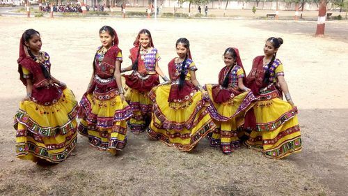 Navratri couple traditional dress for rent in Udaipur | RentPeLelo | Kurta  neck design, Traditional dresses, Choli designs