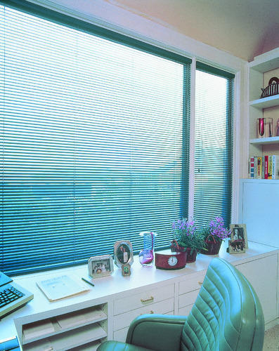 Venetian Classic Blind - Wood Material, Flexible Light Control | Low Maintenance, Sleek Finish, Modern Color Range