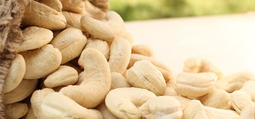 Cashew Nuts - W320, W450, W180, W210 Grades | Premium Quality, Naturally High in Minerals, Versatile Ingredient