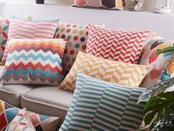 Geometrical Design Cushion Cover