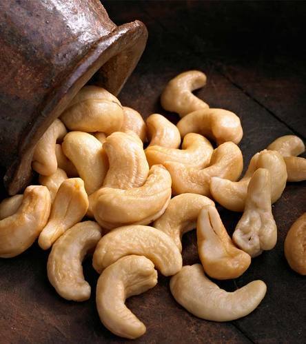Natural Shell Cashew Nuts