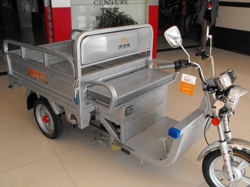 Battery Operated Rickshaw Loader