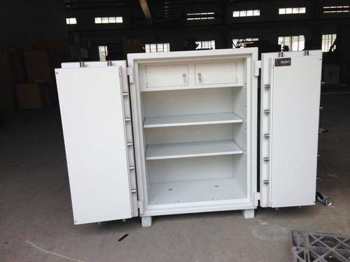 Electronic Safe Lockers