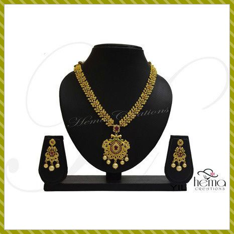 Ladies Traditional Necklace Set