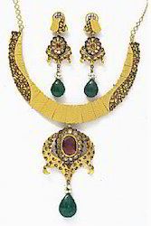 Trendy Kundan Necklace Set Gender: Women