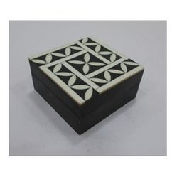 Chain Modern Style Carved Jewelry Box