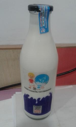 Organic Pure Cow Milk - Premium Quality, Cleanly Stored in Advanced Machinery for Ultimate Freshness and Safety