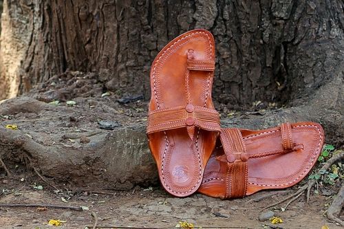 Tan Kapshi Kolhapuri Chappal For Men