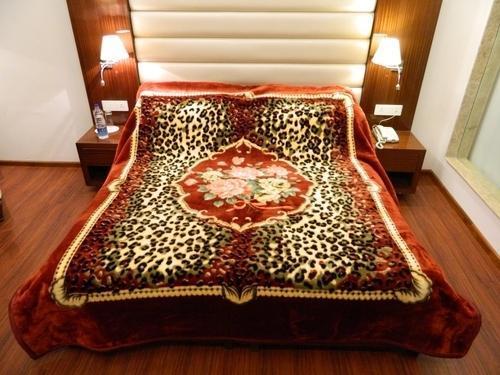 Best Grade Mink Plush Blankets Age Group: Adults