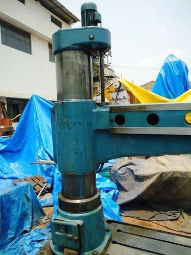 Iron Radial Drilling Machine