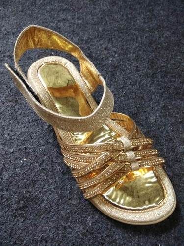 Buy Bonito Gold Flat Sandal for Girls (2-4.5 yrs) Online at Khadims |  65376565380