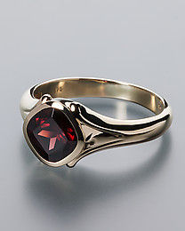 925 Sterling Silver Garnet Polished Ring