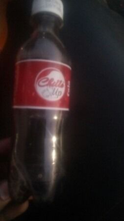  कोला कोल्ड ड्रिंक की बोतल