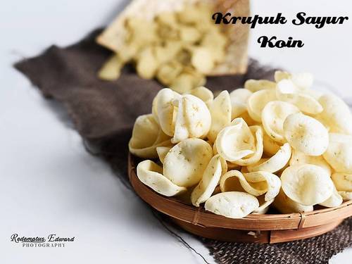 क्रिस्पी और माउथ वॉटरिंग वेजिटेबल क्रैकर