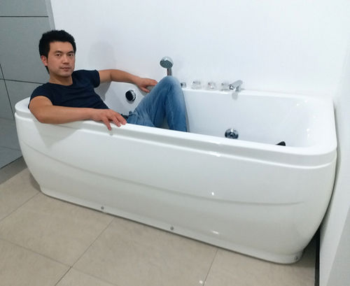 Hydromassage Bathtub SWG-815