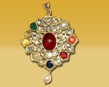 Gold Kundan Navratna Pendant Gender: Women'S