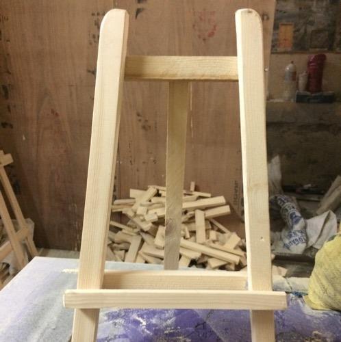 Wooden Small Easel Stand at Best Price in New Delhi