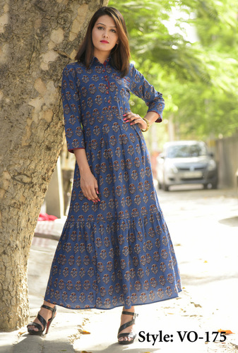 Blue 3/4th Sleeve Women Fashion Designer Long Kurti at Rs 549 in Jaipur-nttc.com.vn