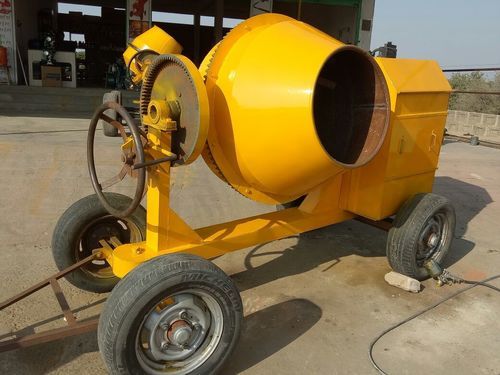 Yellow Concrete Mixer Machine