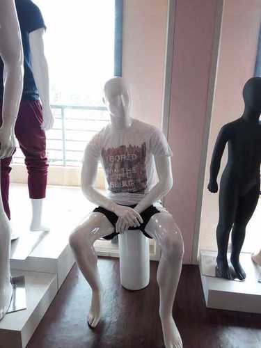 Full Body Mannequins Without Cloth And Wing