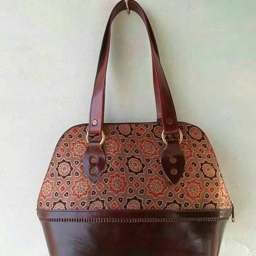 Handcrafted Ladies Leather Handbags