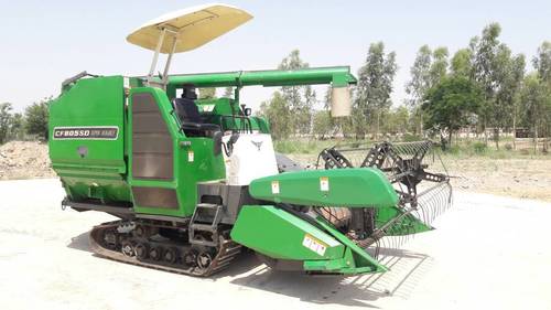 Track Type Changfa Combine Harvester Capacity: 100 Liter (L)