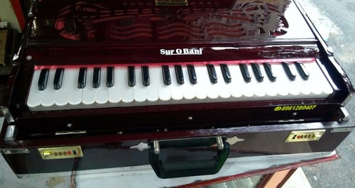 Dark Brown Color Harmonium Application: Professional Singing