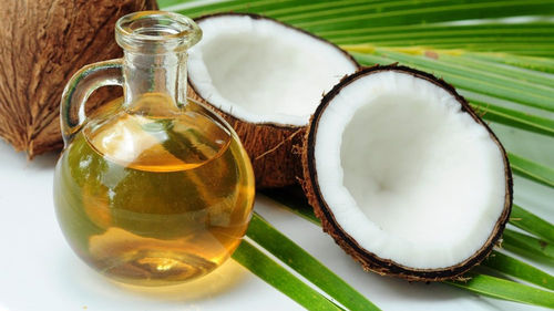 Organic Natural Coconut Oil - Pure Extracted Edible Oil, Ideal for Cooking and Skin Care