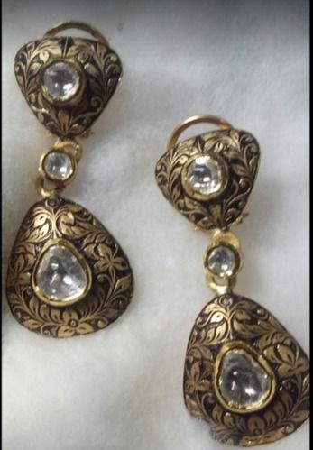 Ladies Gold Fancy Earrings