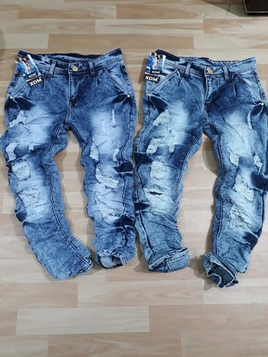 डिस्ट्रेस्ड एंड रिप्ड मेन्स जीन्स