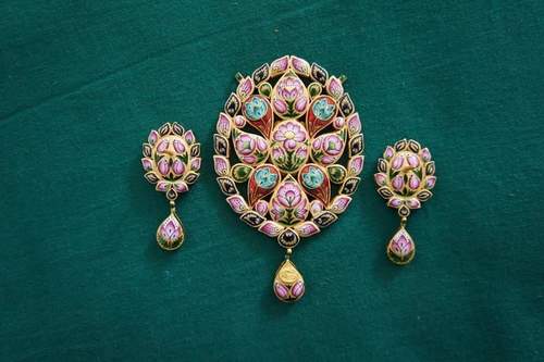 Kundan Meena Pendant Set